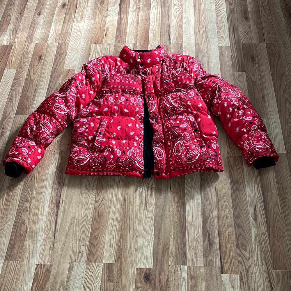 Mens XL red paisley Levi’s puffer jacket